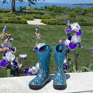 BOGS NEVER USED!!! Youth girls